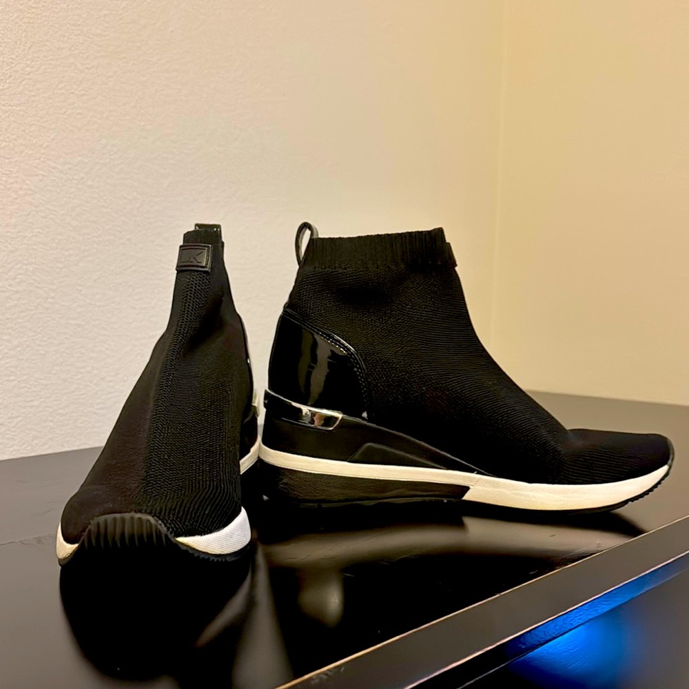 Michael Kors Black Skyler Sneakers with Modern Design Size 8